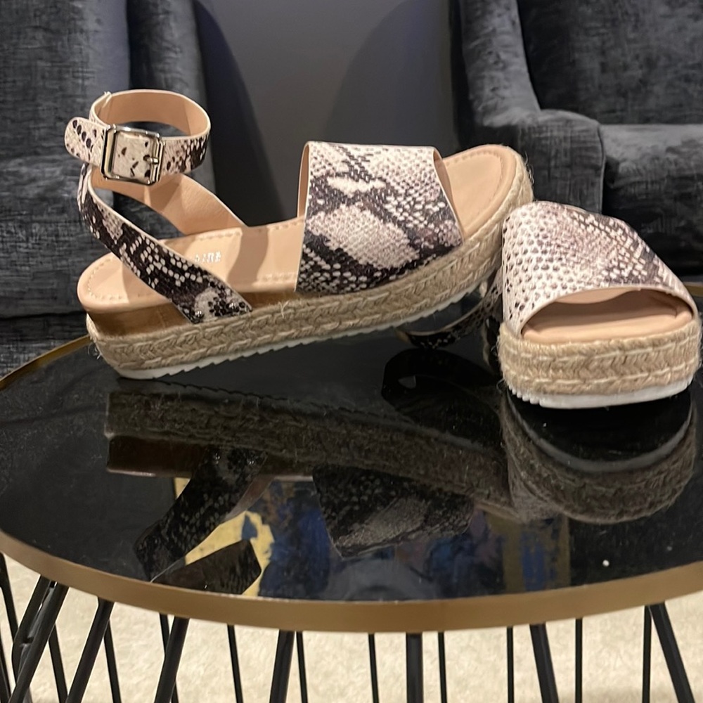 Ankle strap cushion aire faux Python print sandals